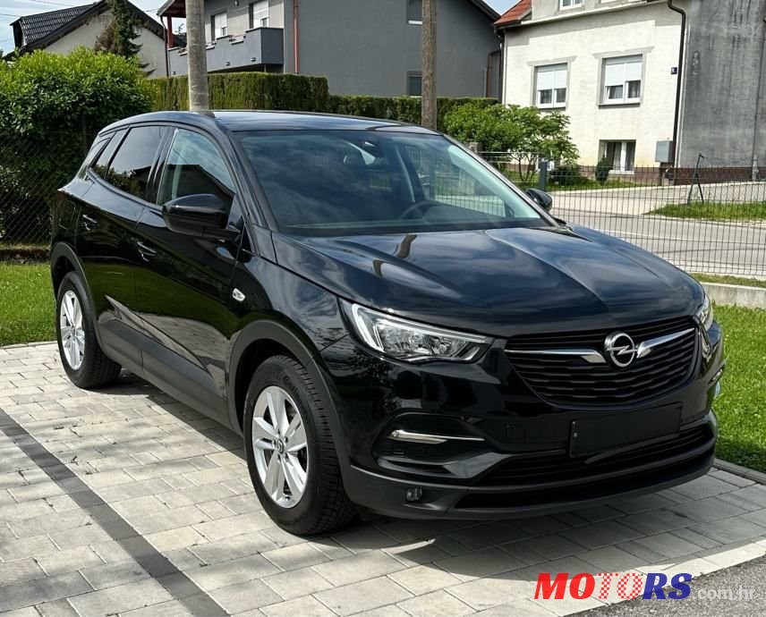 2020' Opel Grandland 1,2 Turbo photo #2