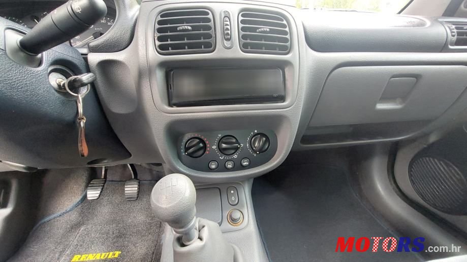 2001' Renault Clio 1,4 photo #6