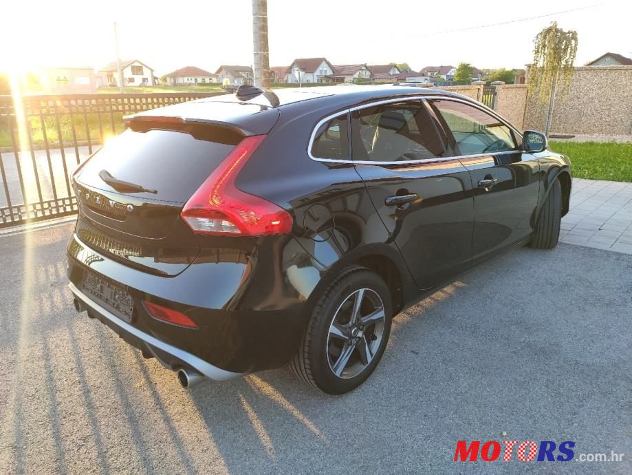 2018' Volvo V40 V40 D3 photo #5