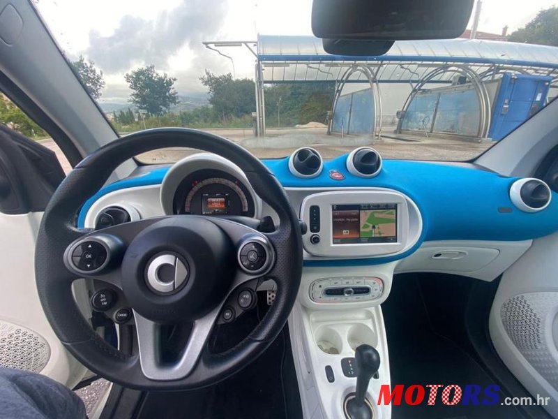 2015' Smart Fortwo photo #6