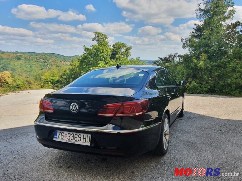 2013' Volkswagen Passat photo #3