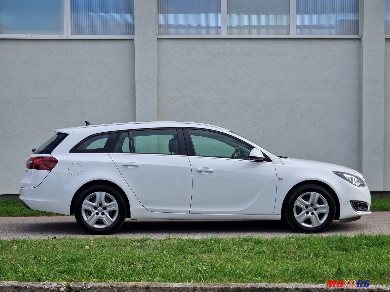 2013' Opel Insignia Karavan photo #4