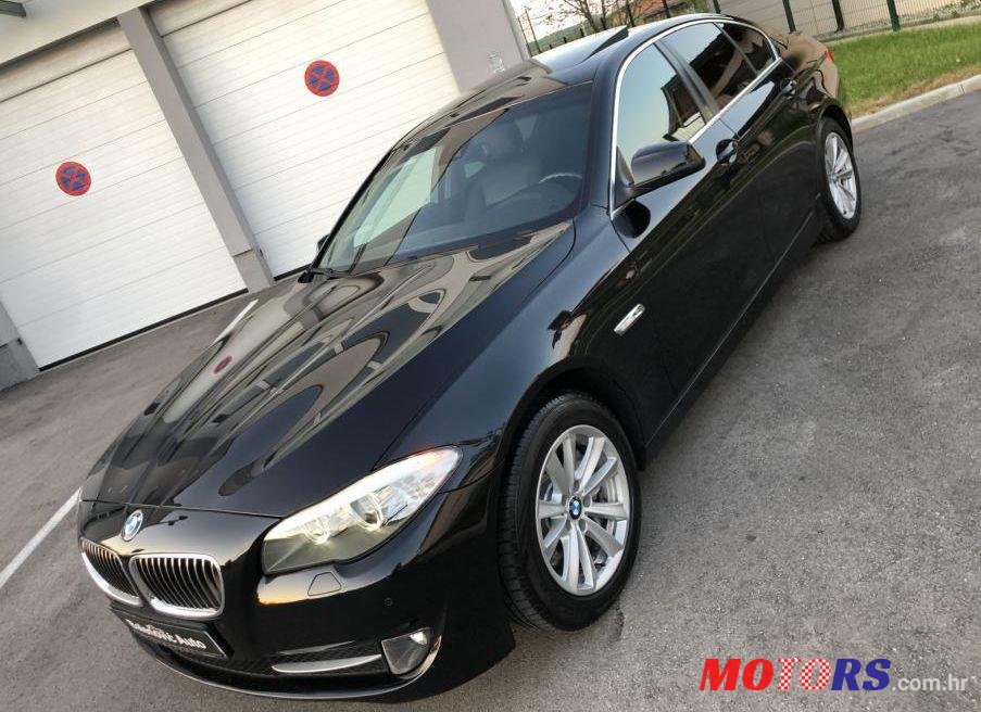 2010' BMW Serija 5 525 D photo #1