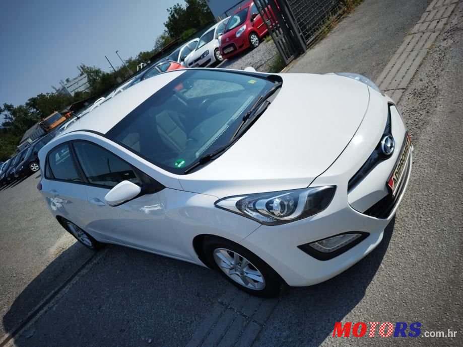 2015' Hyundai i30 photo #2