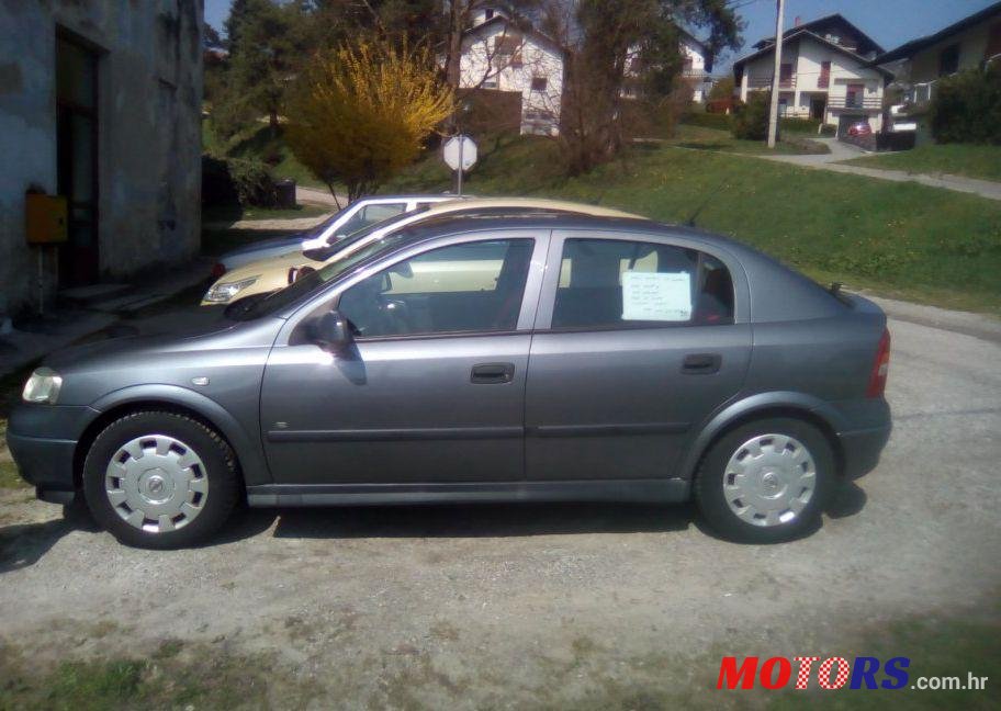 2005' Opel Astra 1,4 16V photo #1