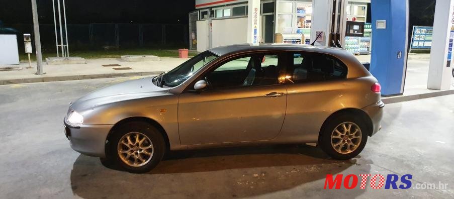 2002' Alfa Romeo 147 1,6 Ts photo #1