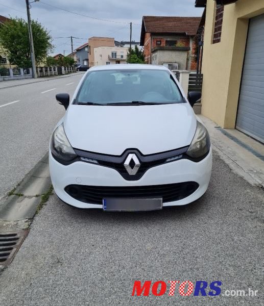 2015' Renault Clio photo #2