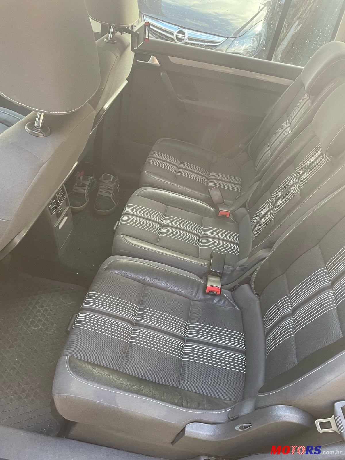 2012' Volkswagen Touran 2,0 Tdi photo #4