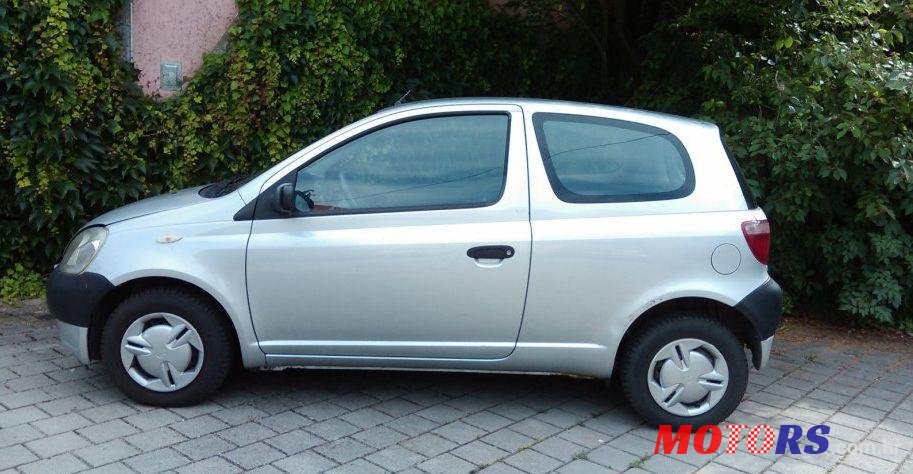 2002' Toyota Yaris 1,0 Vvt-I photo #1