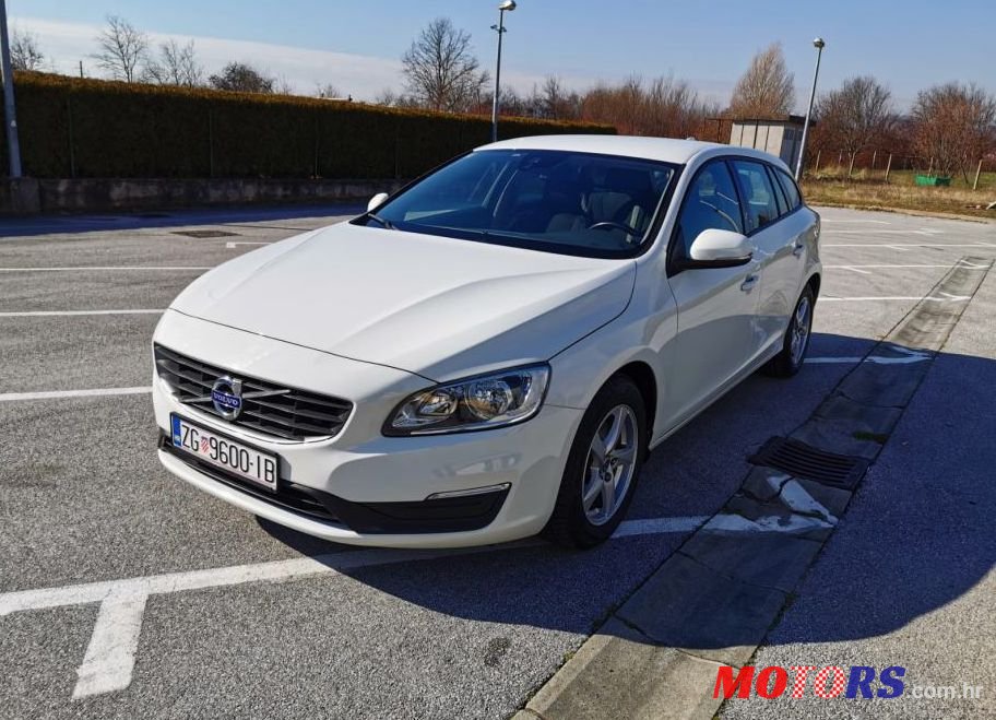 2016' Volvo V60 D3 photo #1
