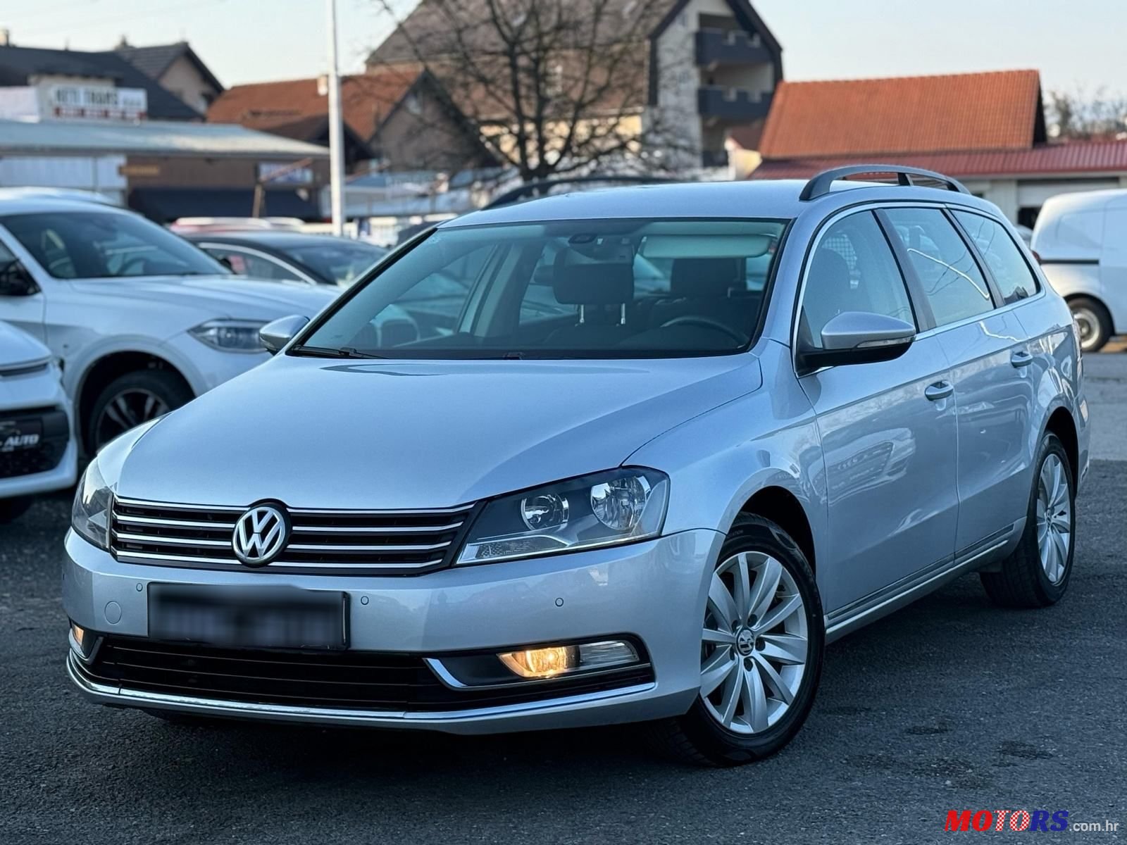 2011' Volkswagen Passat Variant photo #2