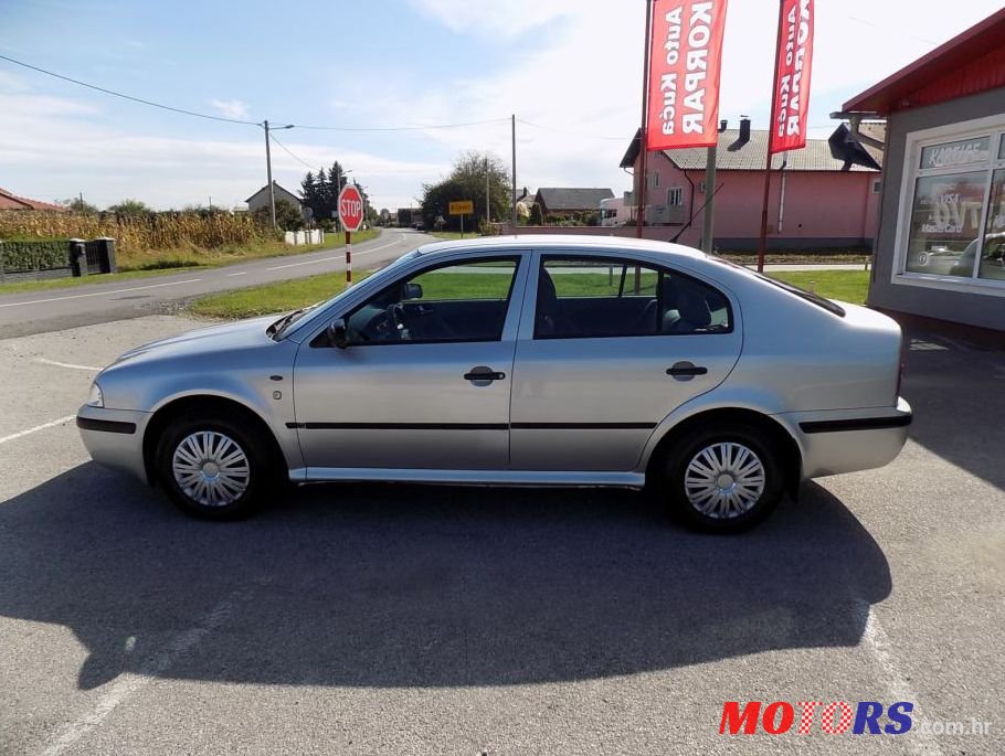 2001' Skoda Octavia 1,6 Classic photo #1