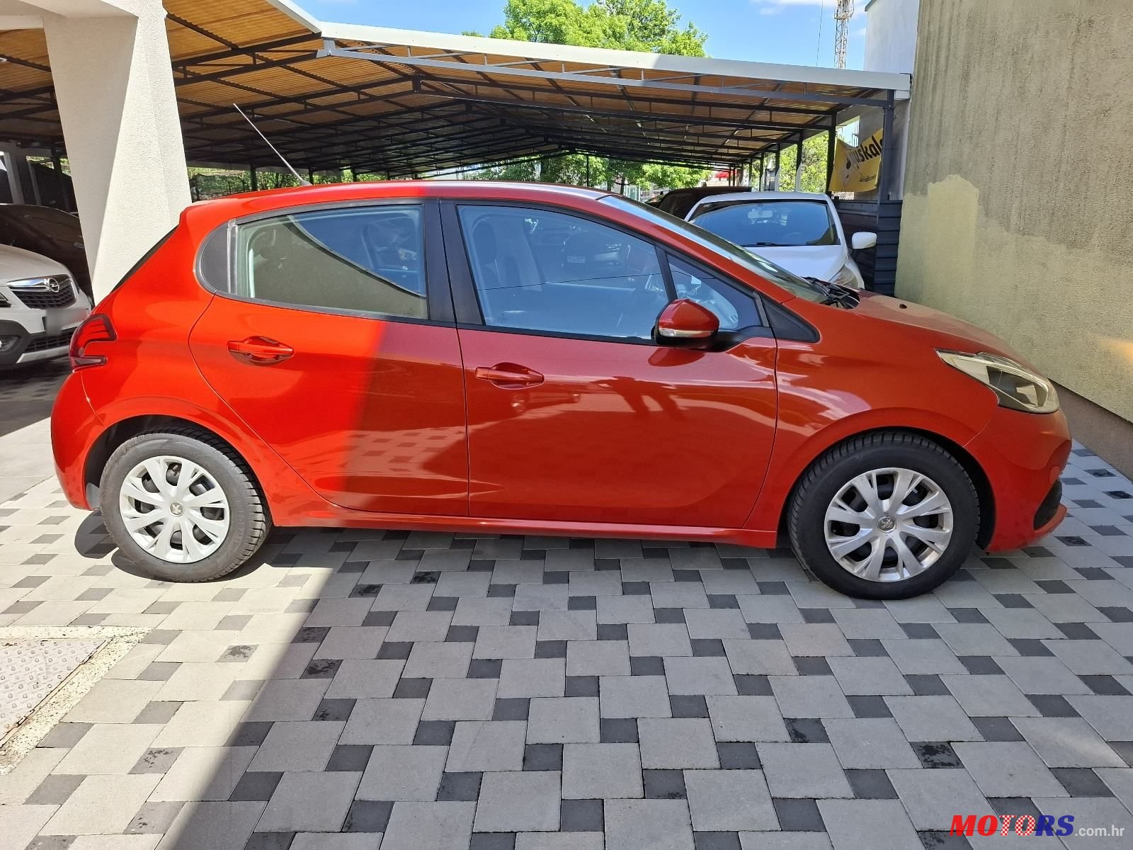 2016' Peugeot 208 1,2 Puretech photo #4