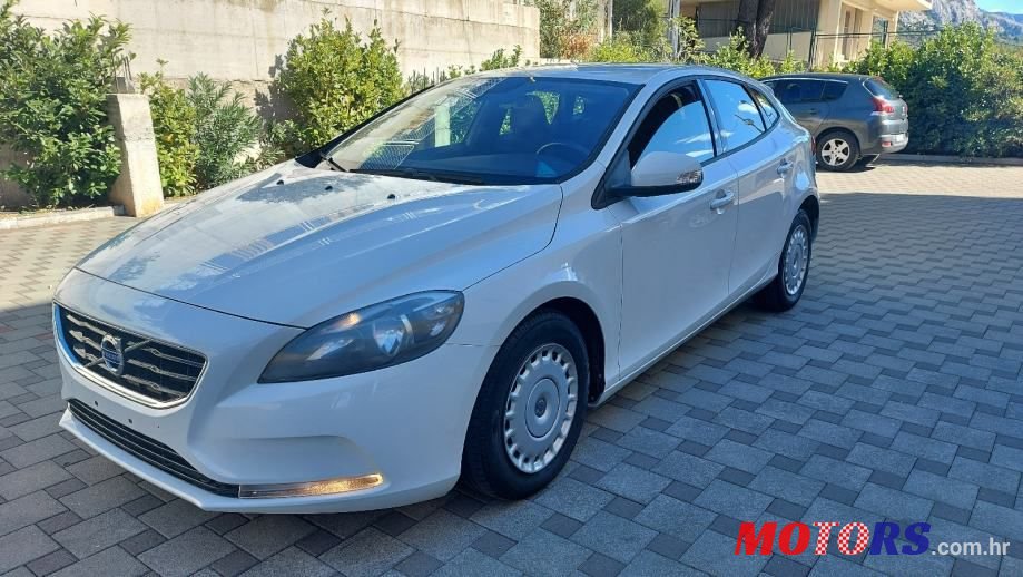 2014' Volvo V40 D2 88G. photo #1