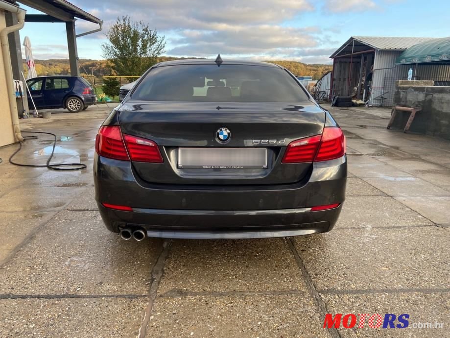 2010' BMW Serija 5 525D photo #2