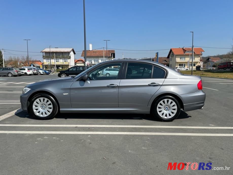 2009' BMW Serija 3 316I photo #1