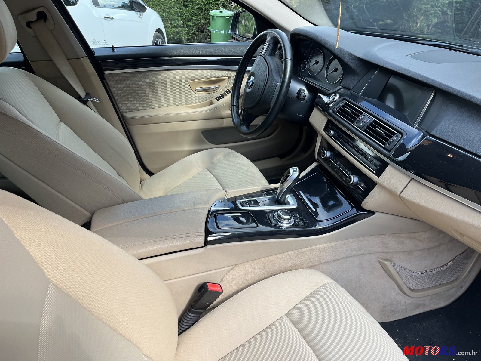 2016' BMW 5 Series 520 d xdrive 190Ps photo #6