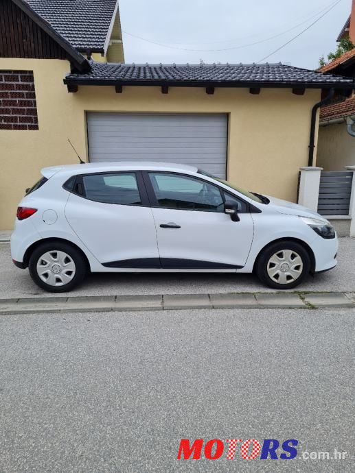 2015' Renault Clio photo #3