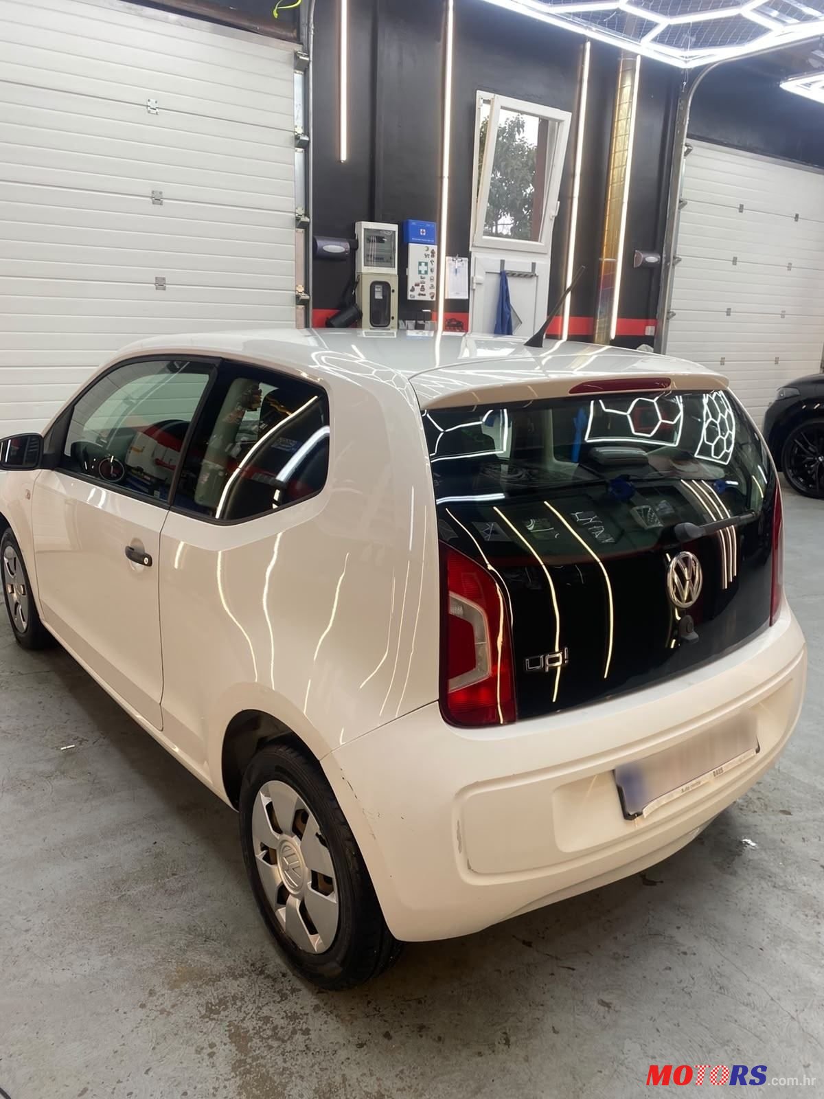 2016' Volkswagen Up! 1,0 photo #2
