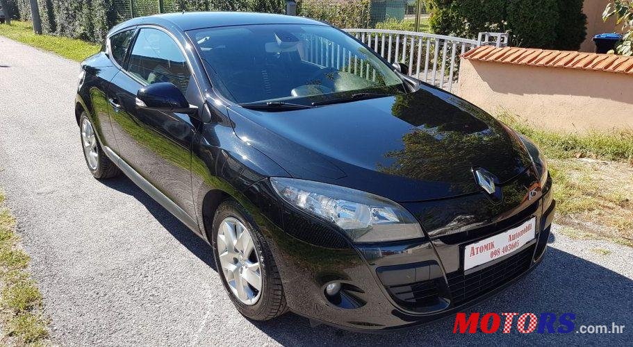 2010' Renault Megane Coupe photo #1