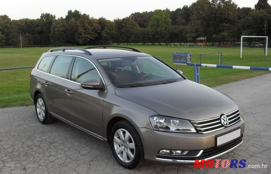 2011' Volkswagen Passat Variant 1,6 Tdi photo #1