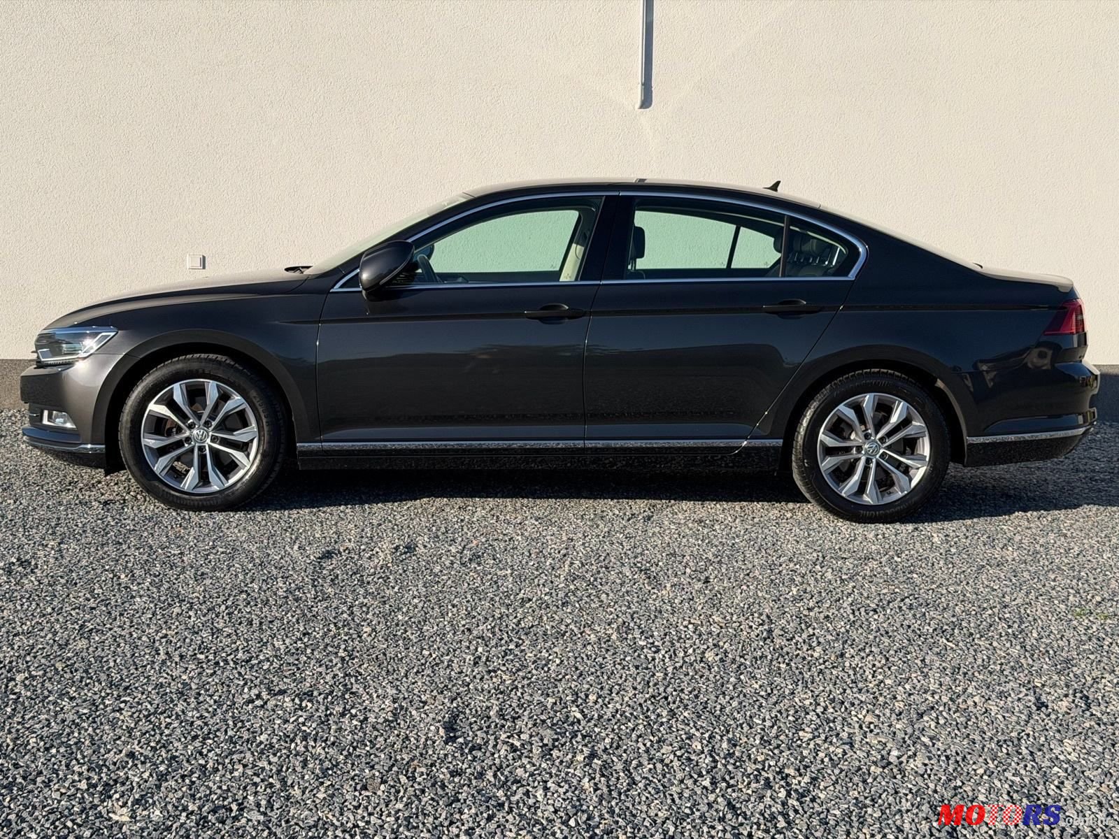 2017' Volkswagen Passat photo #5