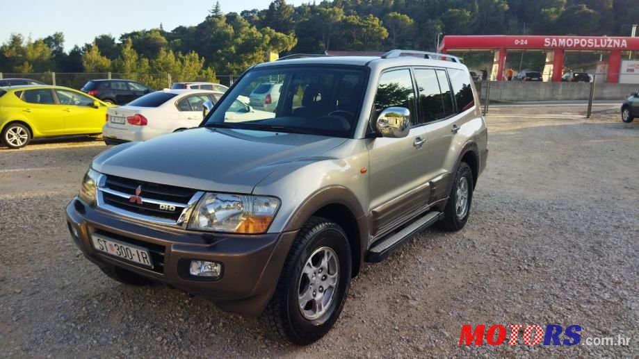 2001' Mitsubishi Pajero 3,2 Did Gls photo #1