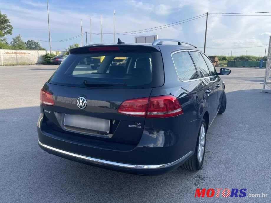 2013' Volkswagen Passat Variant photo #6