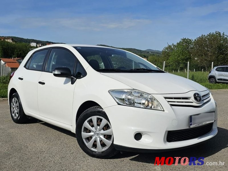 2010' Toyota Auris 1,3 3 Vvt-I photo #2