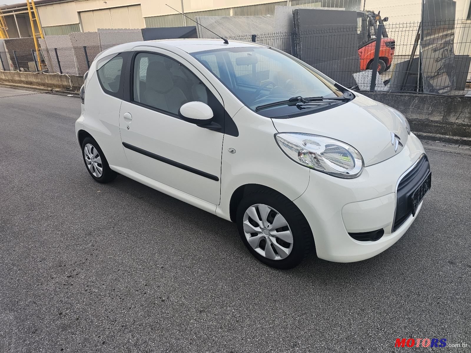 2012' Citroen C1 1,0 photo #6