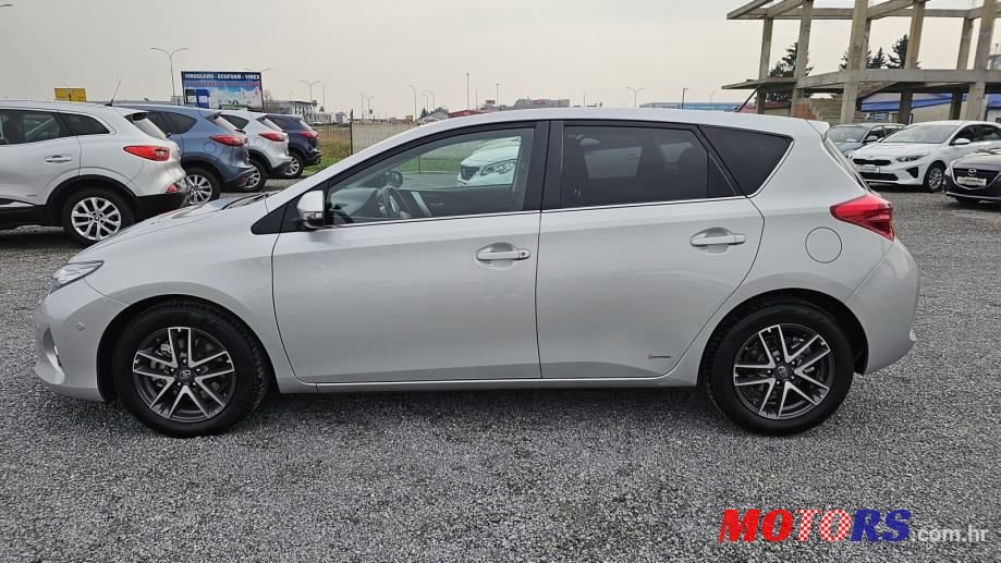 2015' Toyota Auris 2,0 D-4D Sol photo #5
