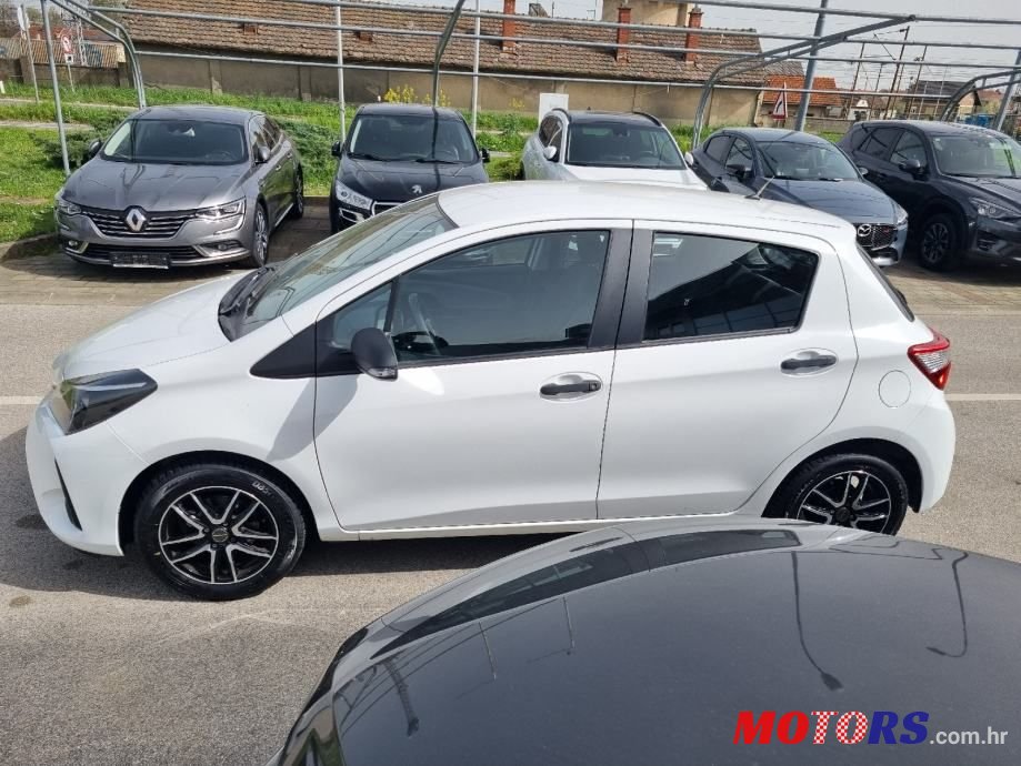 2017' Toyota Yaris 1,0 Vvt-I photo #4