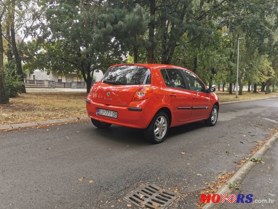 2008' Renault Clio 1,6 16V photo #3