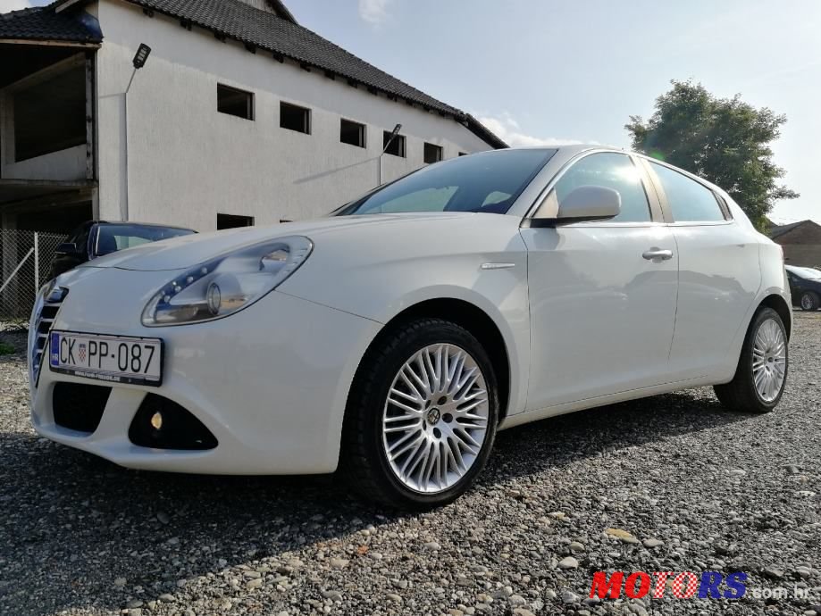 2010' Alfa Romeo Giulietta 1,6 photo #2