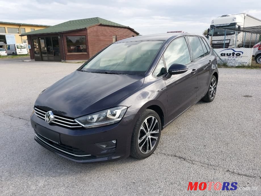 2015' Volkswagen Golf Sportsvan photo #1