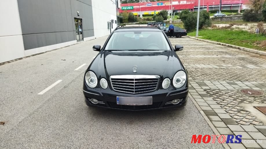 2006' Mercedes-Benz E-Klasa 220 Cdi T Classic photo #2