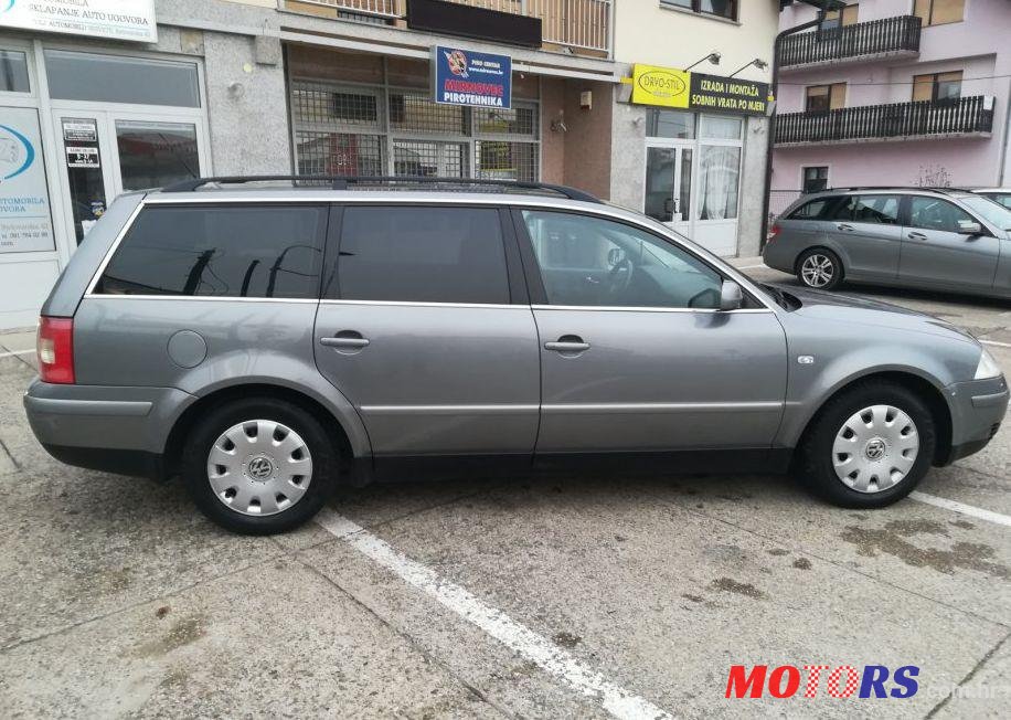 2001' Volkswagen Passat Variant photo #1