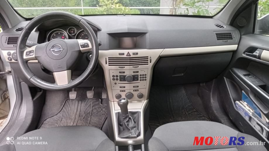 2007' Opel Astra Karavan photo #5