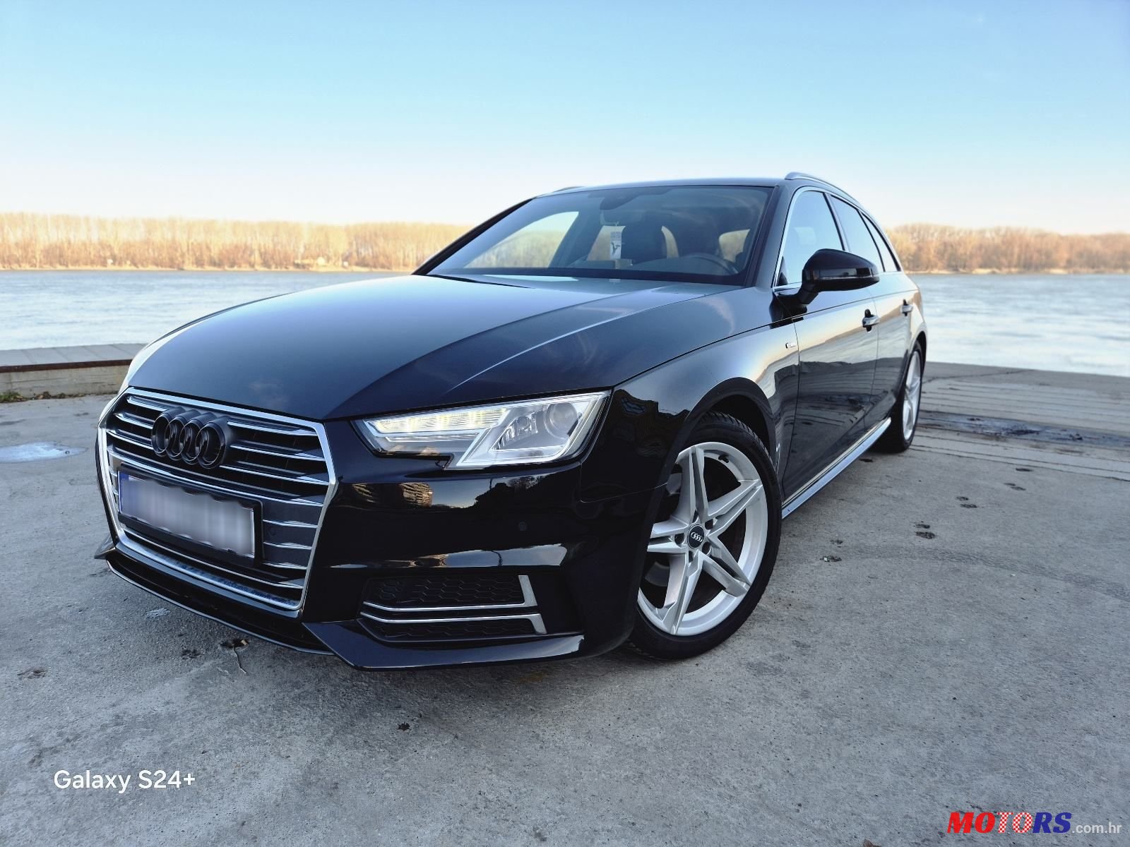 2016' Audi A4 Avant photo #4