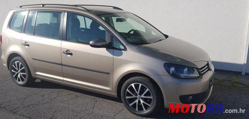 2015' Volkswagen Touran 1,6 Tdi Bmt photo #1