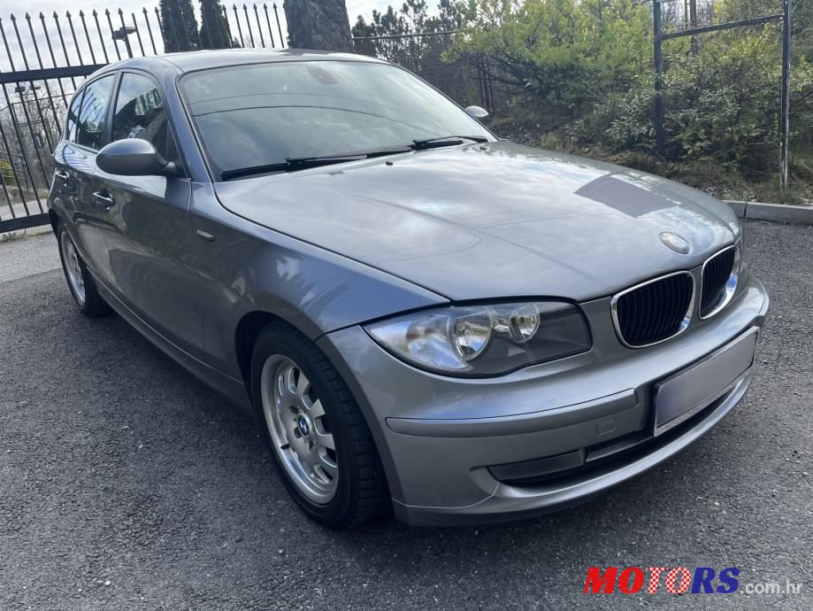 2009' BMW Serija 1 118D photo #2