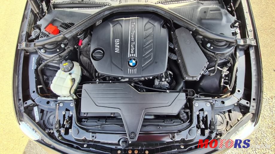 2014' BMW Serija 3 318D photo #6