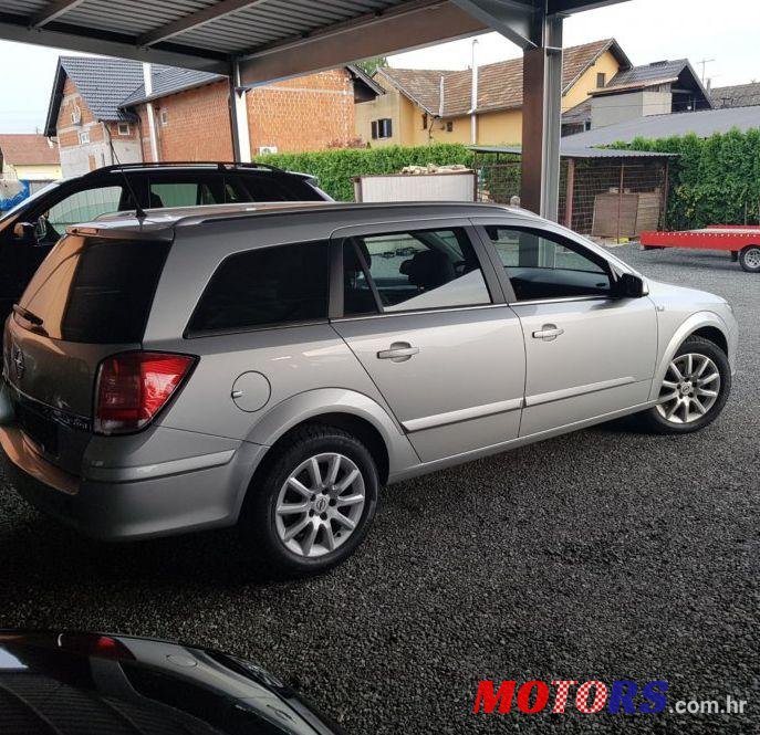 2006' Opel Astra Cosmo photo #2