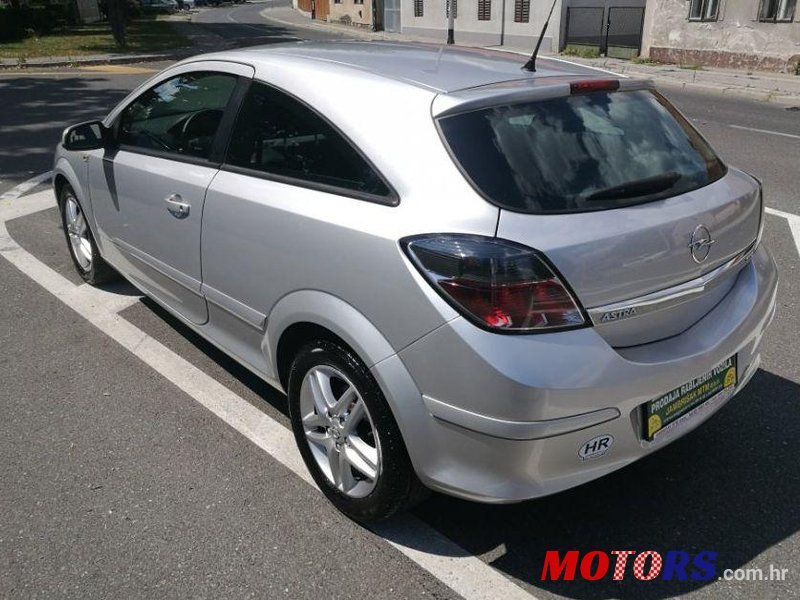 2007' Opel Astra photo #1