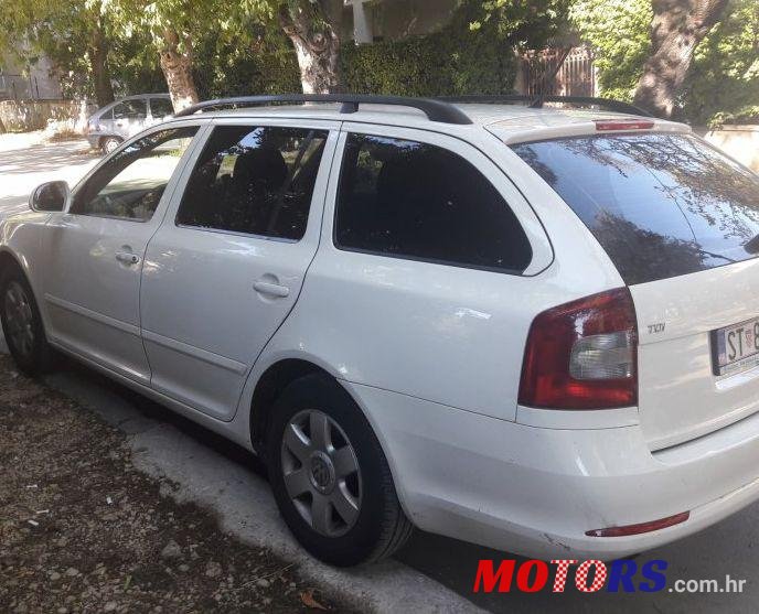 2011' Skoda Octavia Combi photo #5