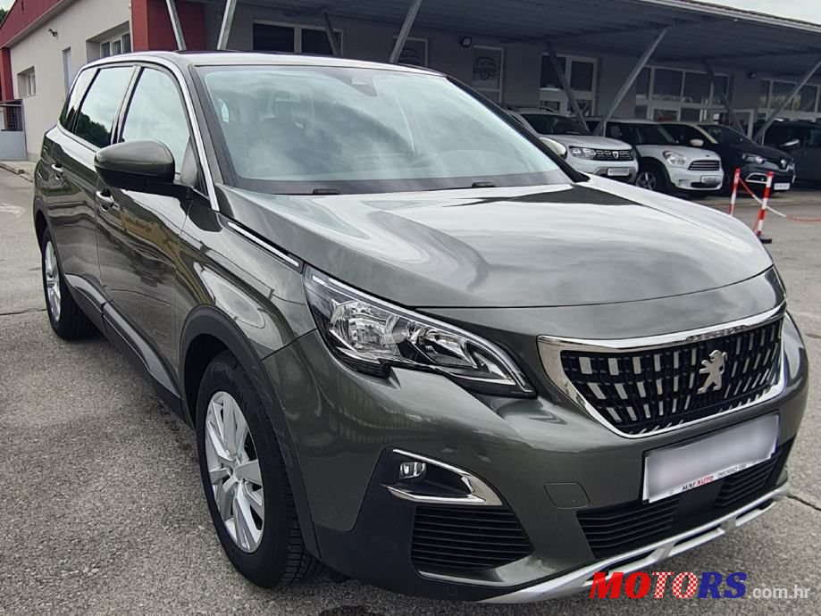 2020' Peugeot 5008 1,5 Bluehdi photo #1