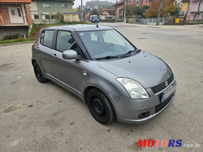 2010' Suzuki Swift 1,3 photo #1