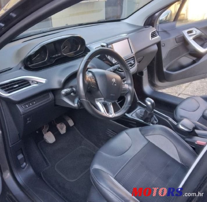 2016' Peugeot 2008 1,6 Bluehdi photo #5