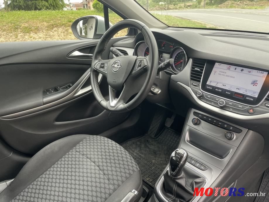 2017' Opel Astra 1.6 Cdti photo #6