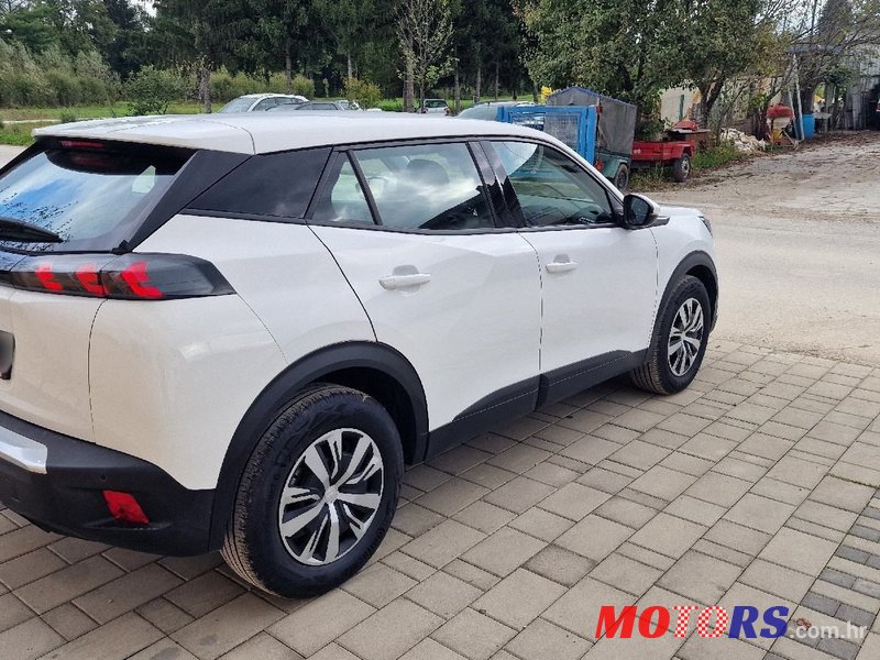 2020' Peugeot 2008 1,5 Bluehdi photo #4